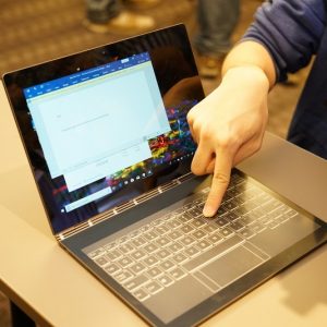 رونمایی از اولترابوک لنوو Yoga Book با دو نمایشگر