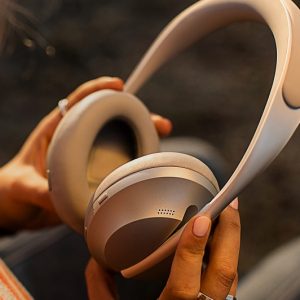 رونمایی Bose از هدفون Noise Cancelling 700 با قیمت 399 دلار
