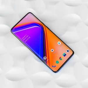 نسخه 5G وان پلاس 7 پرو آپدیت OxygenOS 9.5.4 را دریافت کرد