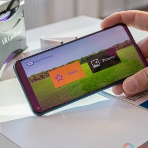 آنر اپلیکیشن PocketVision برای افراد کم بینا منتشر کرد