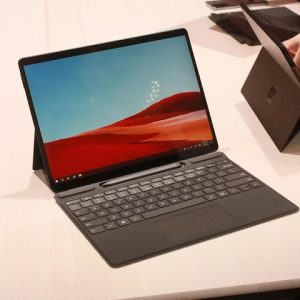 تماشا کنید: کالبدشکافی سرفیس پرو ایکس توسط کارشناسان iFixit