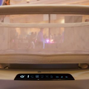 معرفی گوهواره هوشمند mamaRoo با قابلیت شبیه‌سازی انواع تکان‌ها برای خواب نوزاد