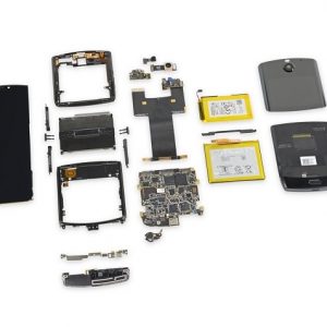 کالبدشکافی گوشی موتورولا ریزر 2019 توسط iFixit