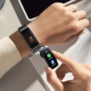 دسبتند هوشمند هواوی TalkBand B6 با هدست بلوتوثی معرفی شد