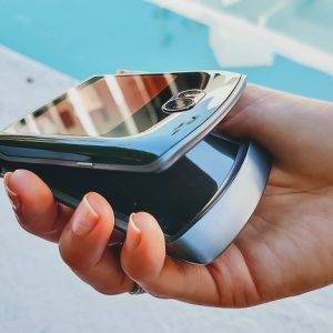 موتورولا ریزر 5G با تراشه اسنپدراگون 765G معرفی شد