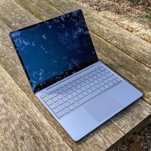 انتشار آپدیت ماه دسامبر برای سرفیس لپ تاپ گو