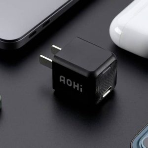 عرضه کوچکترین شارژر 30 واتی جهان با نام AOHi MAGCUBE 30W