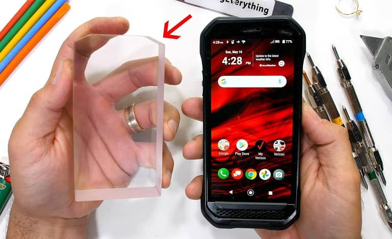 تماشا کنید: تست مقاومت گوشی Duraforce Ultra 5G