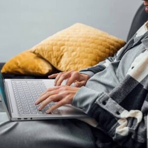 معرفی لنوو از IdeaPad Slim 7 Carbon با نمایشگر اولد