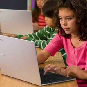 گوگل برنامه ای برای تعمیر کروم بوک در مدارس ارائه کرد