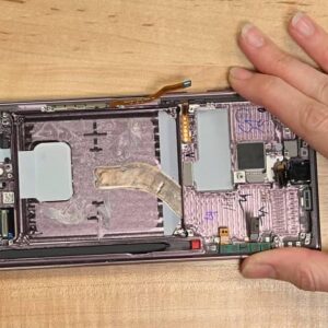 بررسی های iFixit از تعمیرپذیری پایین گلکسی S22 و S22 اولترا حکایت دارد