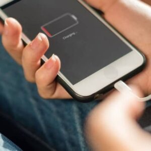 آیپد یا آیفون شارژ نمی شود؟ 4 روش برای حل مشکل