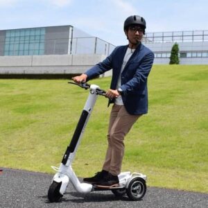 هوندا اسکوتر برقی سه چرخ Striemo را معرفی کرد