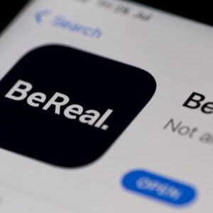 BeReal در حال آزمایش یک ویژگی به نام RealChat است