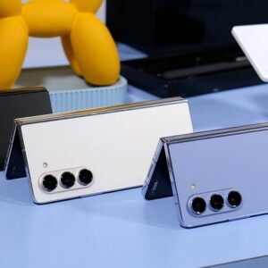 مقایسه گلکسی زد فولد 5 با پیکسل فولد