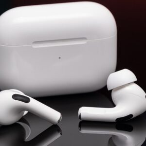اپل کیس شارژ AirPods Pro را به USB-C تغییر می‌دهد