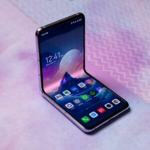 بررسی تکنو Phantom V Flip