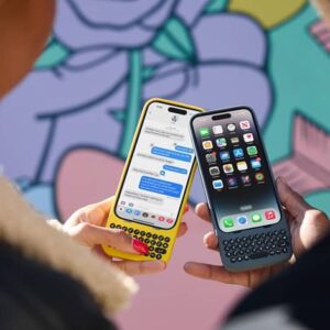 Clicks یک کیس فیزیکی کیبورد برای آیفون ارائه کرد