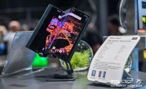 TCL اولین گوشی سه تاشو کاربردی جهان را در SID 2024 به نمایش گذاشت