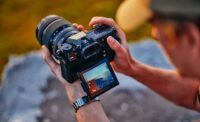 دوربین فوجی‌فیلم GFX 100S II سبک‌تر و مجهز به هوش مصنوعی است
