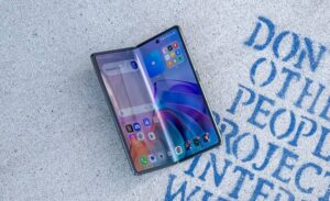 بررسی تکنو Phantom V Fold 2