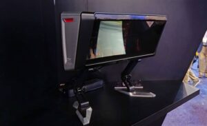 نمایشگر غوطه‌ور Brelyon، معادل TARDIS در دنیای مانیتورهاست