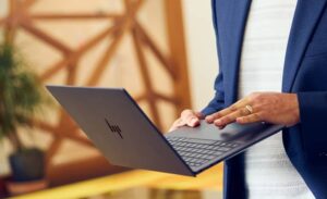 اچ پی از سری 2025 لپ تاپ های Elitebook با تراشه جدید اینتل معرفی کرد
