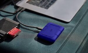 شما اکنون می‌توانید یک SSD با فناوری تاندربولت 5 خریداری کنید
