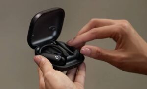 معرفی Powerbeats Pro 2 جدید با طراحی زیباتر و نظارت بر ضربان قلب
