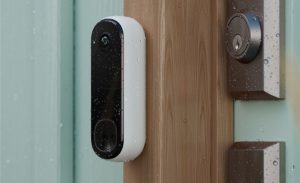 آپدیت جدید Arlo برای سیستم‌های امنیتی با قابلیت تشخیص صدا و ایجاد زیرنویس