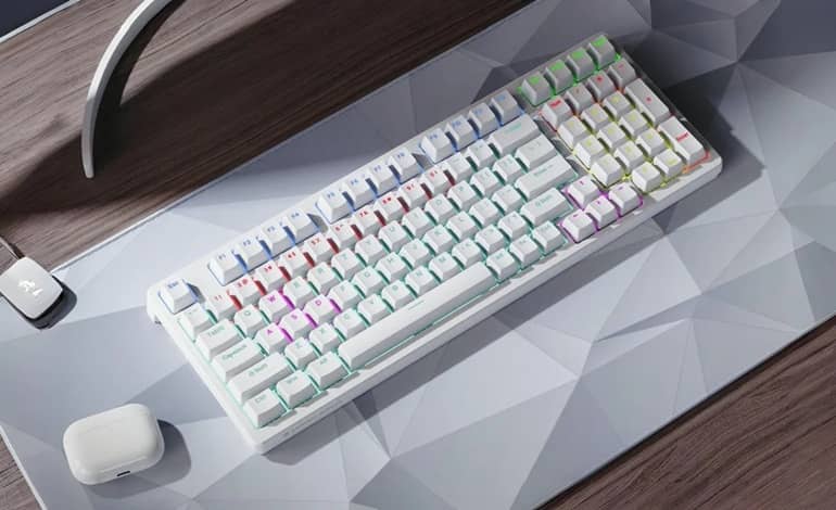 عرضه کیبورد مکانیکی اقتصادی لنوو با RGB و کلیدهای قابل تعویض