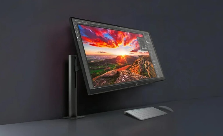 ال‌جی مانیتور 31.5 اینچی 4K با پایه ارگو، اسپیکر دوگانه را روانه بازار کرد