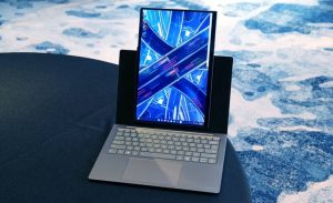 لپ‌تاپ مفهومی ThinkBook Vertiflex با نمایشگر چرخان