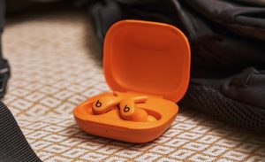 بیتس طراحی باله Powerbeats Fit را برای راحتی بیشتر بازطراحی کرد