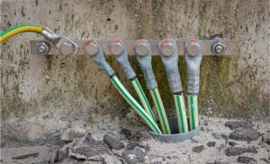 چرا سیم ارت برق دارد؟ | بررسی علت های اصلی