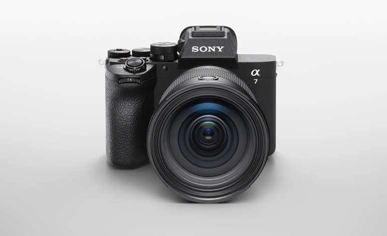 دوربین بدون‌آینه Sony A7 V با سنسور سریع‌تر 33 مگاپیکسلی معرفی شد