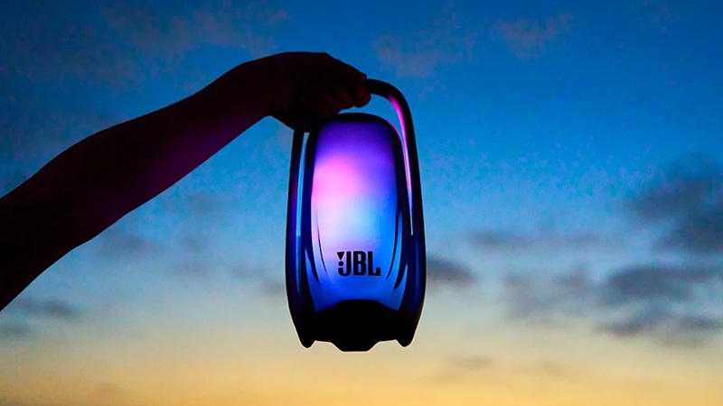 عرضه اسپیکر JBL Pulse 6 با توان 40 وات و نورپردازی 360 درجه