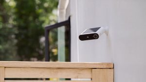 دوربین امنیتی جدید Arlo با ترکیب انرژی خورشیدی و باتری بزرگ، پایش کم‌دردسری را ممکن می‌کند